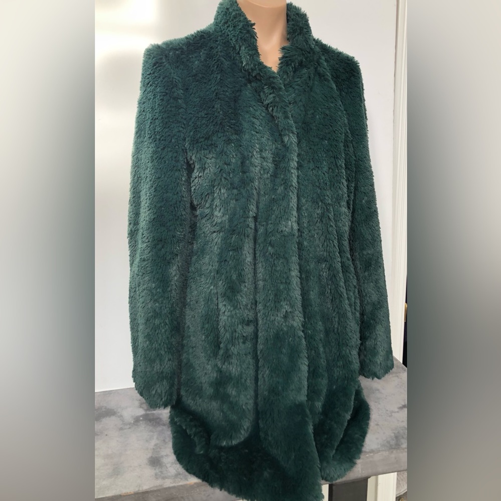 Kenneth Cole Women’s Green Fuzzy Coat Sz Small SP